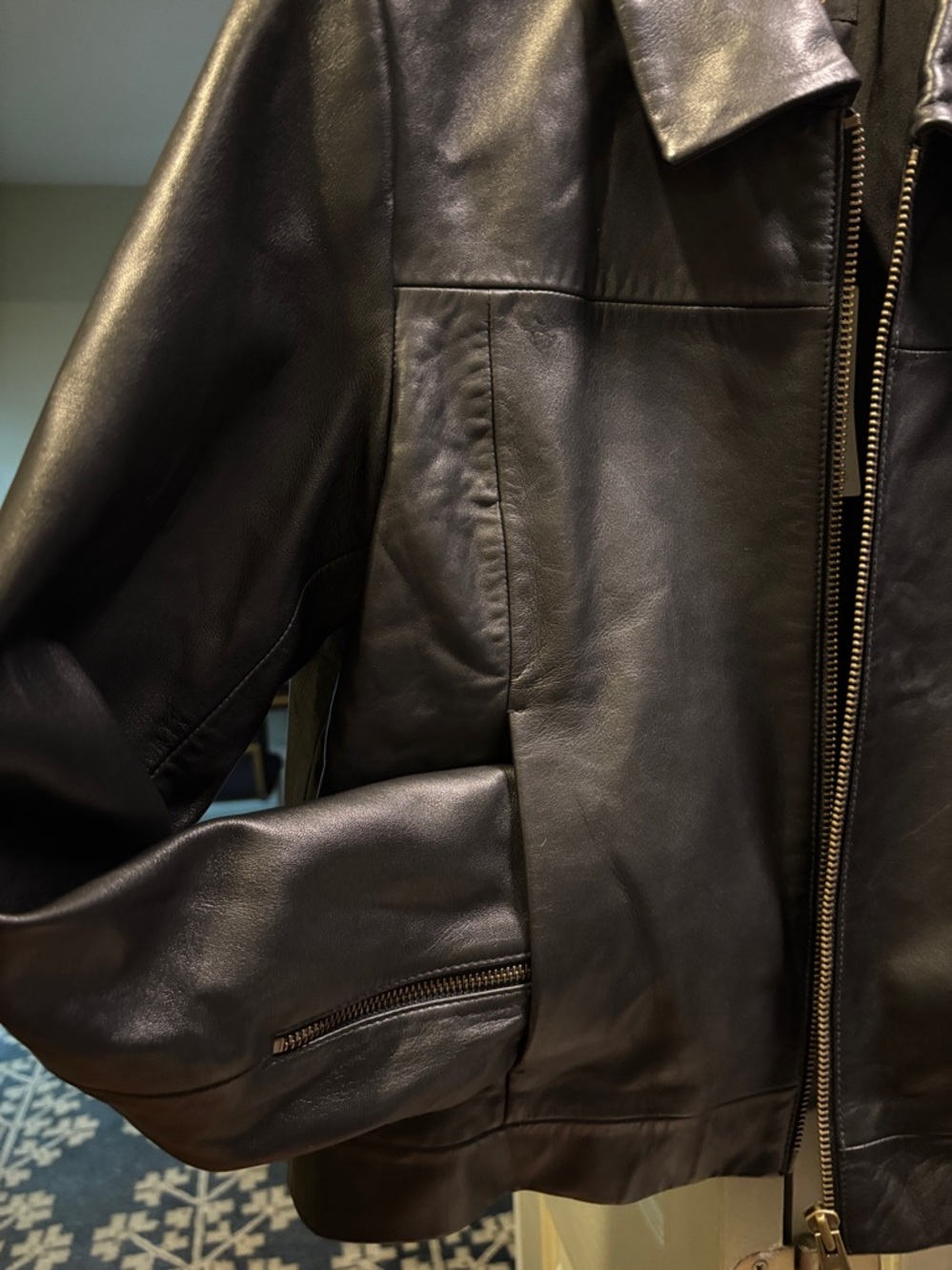 Quince 100% Leather Cropped Zip Front Jacket True Black Medium - Picture 11 of 11